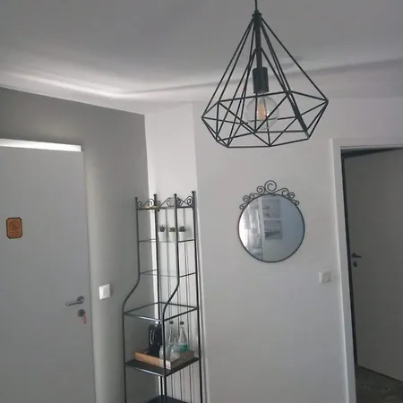Casa Veseliei-2